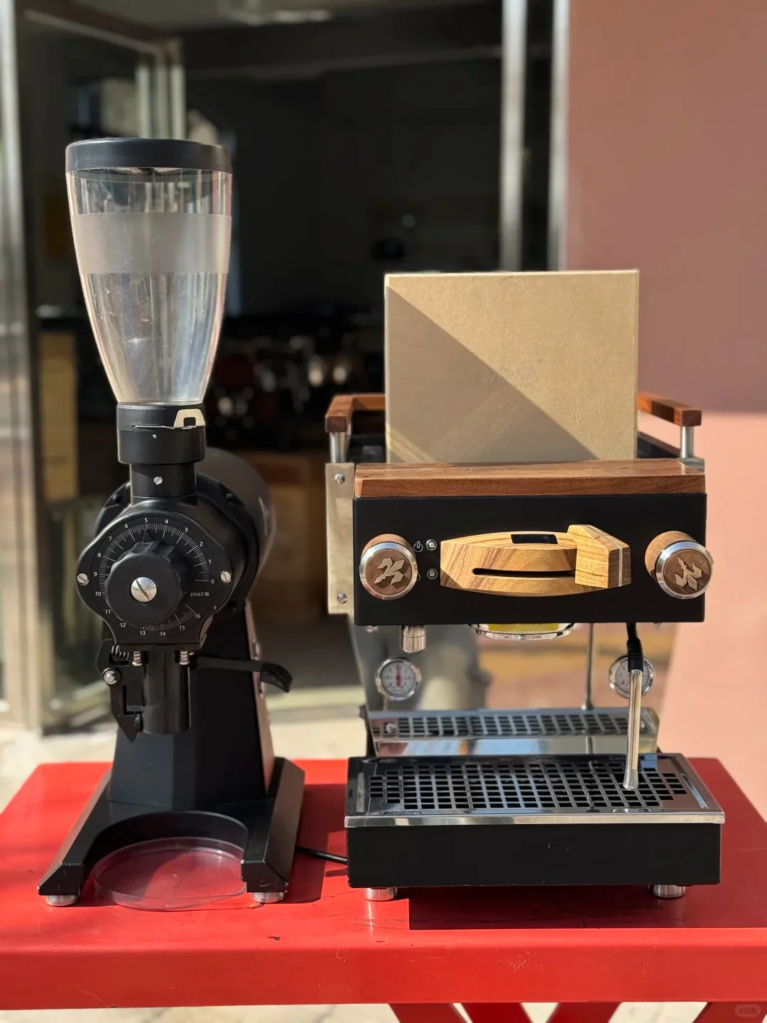 La Marzocco Linea Mini + EK43S Grinder – Black Custom Wood Edition